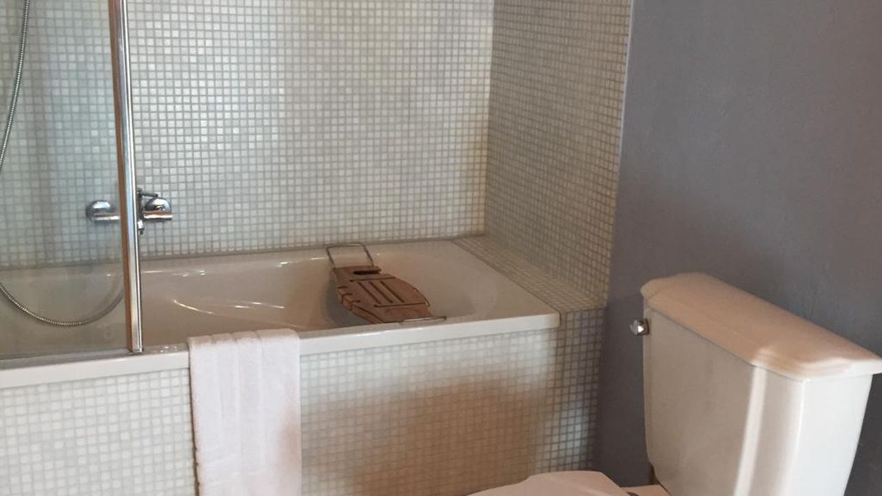 Badewanne mit Dusche Badewanne mit Dusche